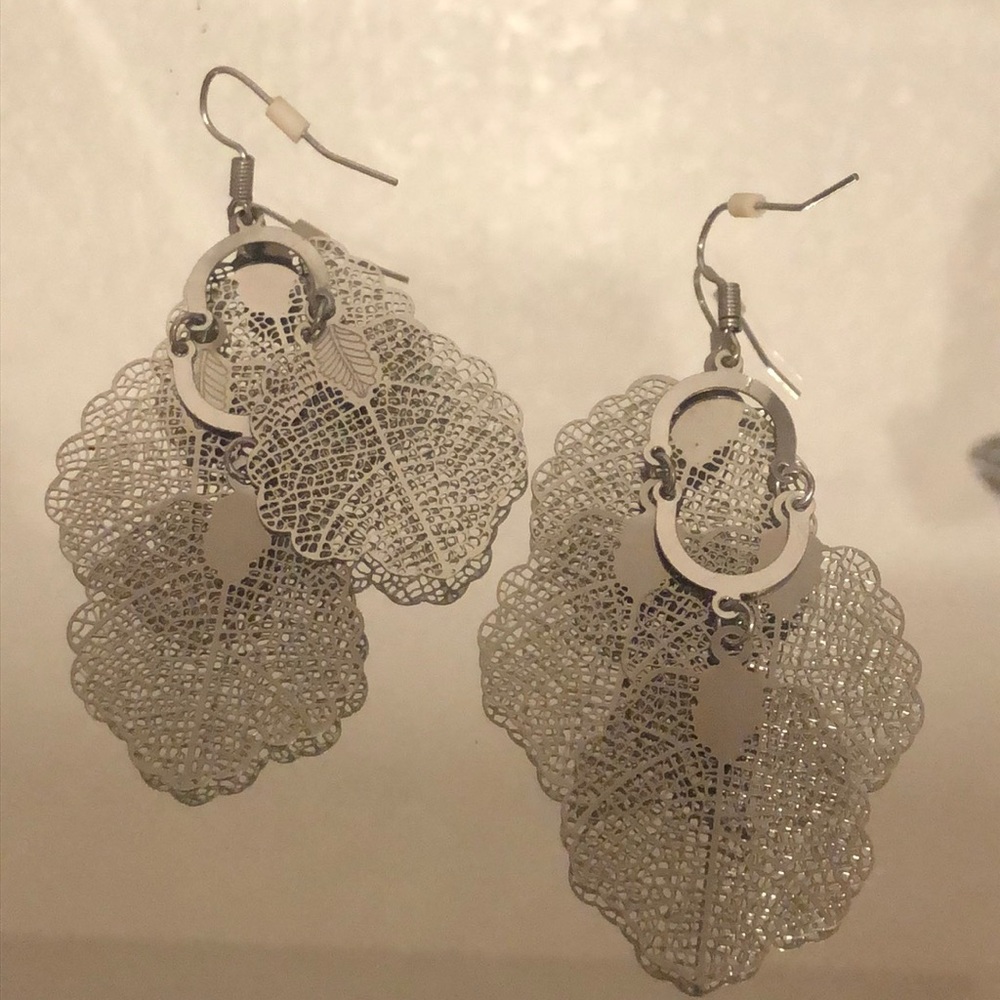 Silver leaf earrings - Picture 2 of 2